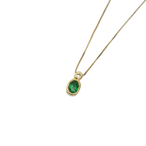 Cadena de oro con Esmeralda y Brillante