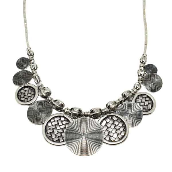 Cadena de plata con chapas