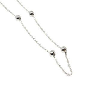 Cadena de plata con bochitas