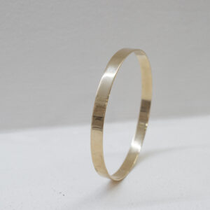 Esclava satinada en oro 9 kilates (5 mm.)