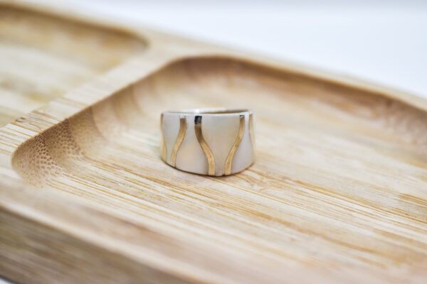 Anillo de plata y Nácar