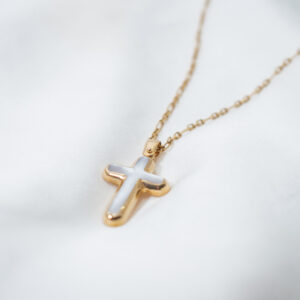 Conjunto de cadena de oro + cruz de oro y nácar