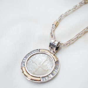 Conjunto de cadena de plata y oro + medalla San Benito