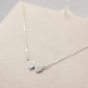 Cadena con dije (dos corazones)