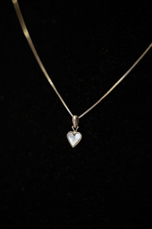 Cadena de plata y corazón de Nácar