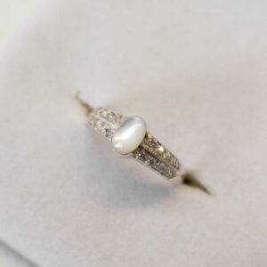 Anillo de plata, Nácar y Circonias