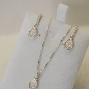 Set caravanas + cadena en plata (gota)