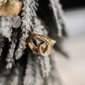 Anillo de oro y Circonias