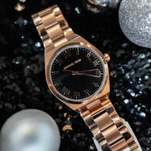 Reloj Michael Kors dorado (esfera negra)