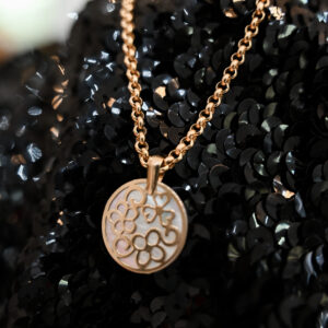 Cadena de oro + colgante de oro y Nácar