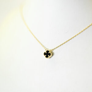 Cadena estilo Van Cleef and Arpels en oro y ónix