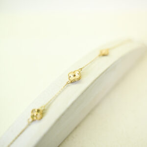 Pulsera de dama estilo Van Cleef & Arpels en oro